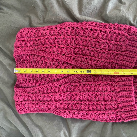 Hand knitted vest - Picture 5 of 6